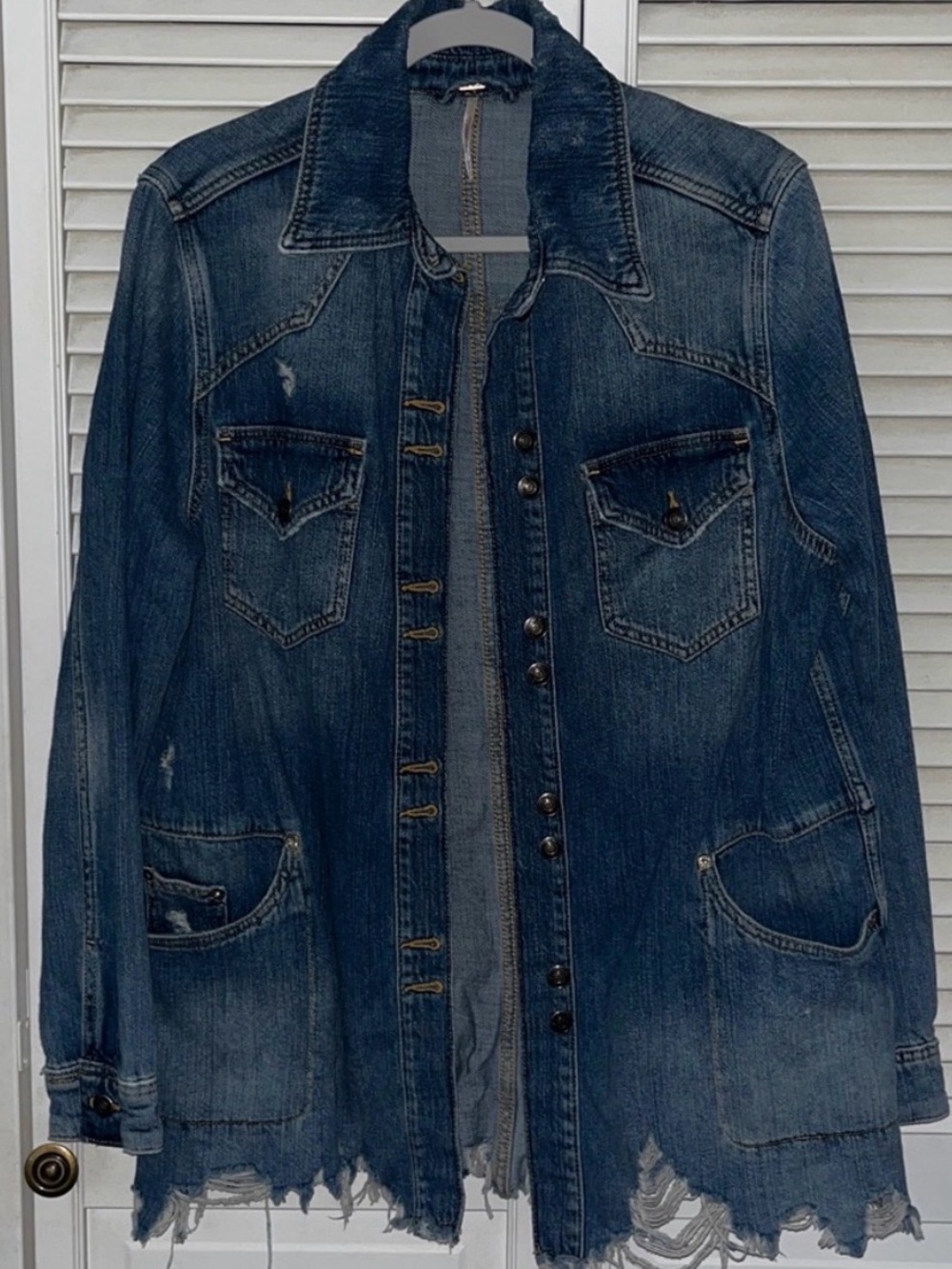 Free People Moonchild oversized Denim Jacket Distressed Boho Shacket Raw Hem